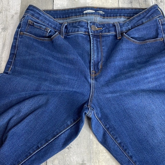 OLD Navy power slim straight mid rise medium wash jeans.  Size 12 short.‎ EUC - Picture 9 of 11